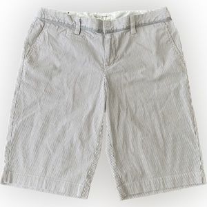 Banana Republic Ryan Fit Shorts Size 10 White and Grey Striped.  seersucker